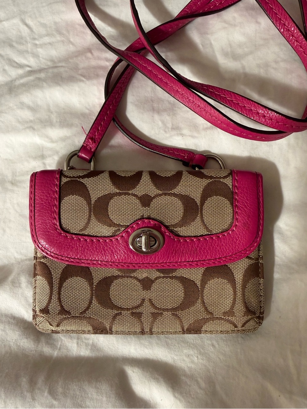 Vintage y2k Coach Pink and Tan Signature
Crossbody Wallet Bag